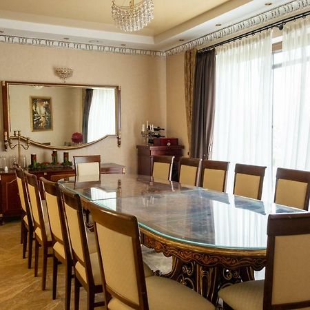 צ'יסינאו Diplomat Club Hotel מראה חיצוני תמונה