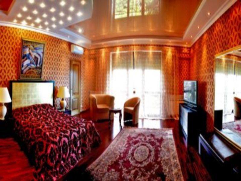 צ'יסינאו Diplomat Club Hotel מראה חיצוני תמונה