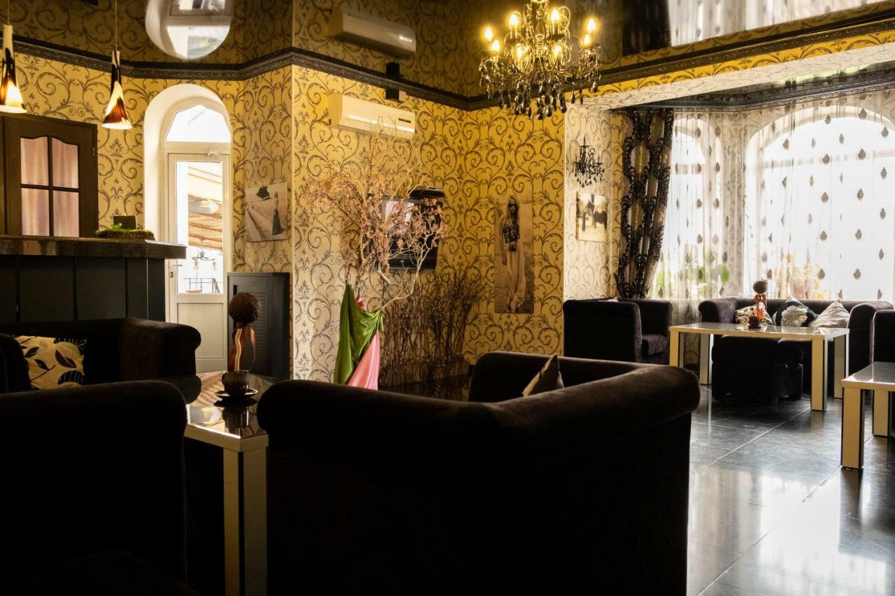 צ'יסינאו Diplomat Club Hotel מראה חיצוני תמונה