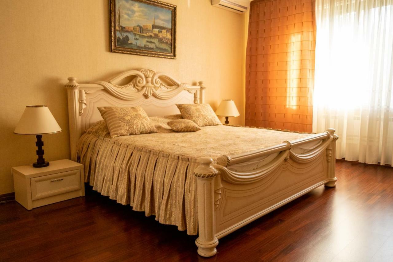צ'יסינאו Diplomat Club Hotel מראה חיצוני תמונה