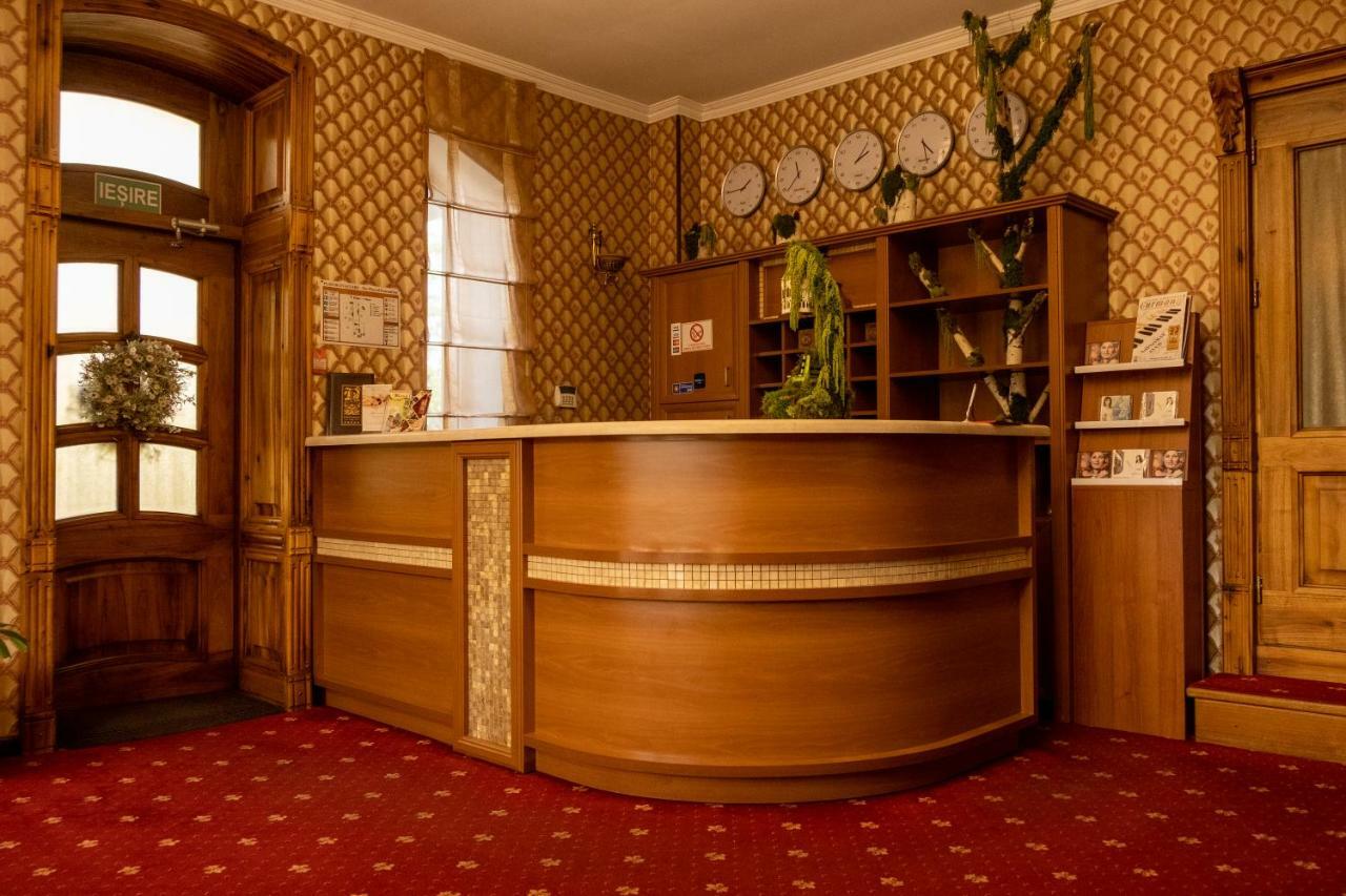 צ'יסינאו Diplomat Club Hotel מראה חיצוני תמונה