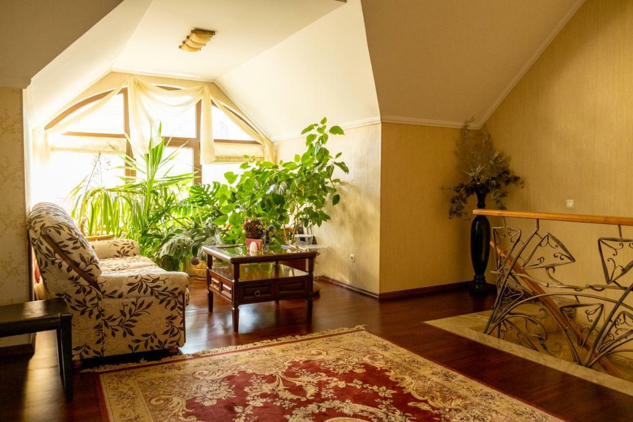 צ'יסינאו Diplomat Club Hotel מראה חיצוני תמונה
