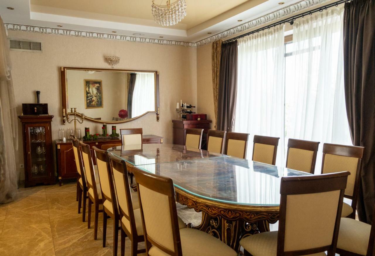 צ'יסינאו Diplomat Club Hotel מראה חיצוני תמונה