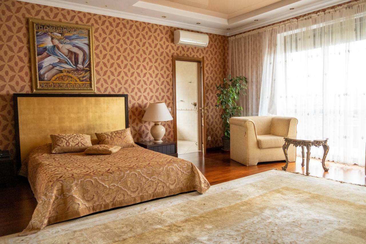 צ'יסינאו Diplomat Club Hotel מראה חיצוני תמונה