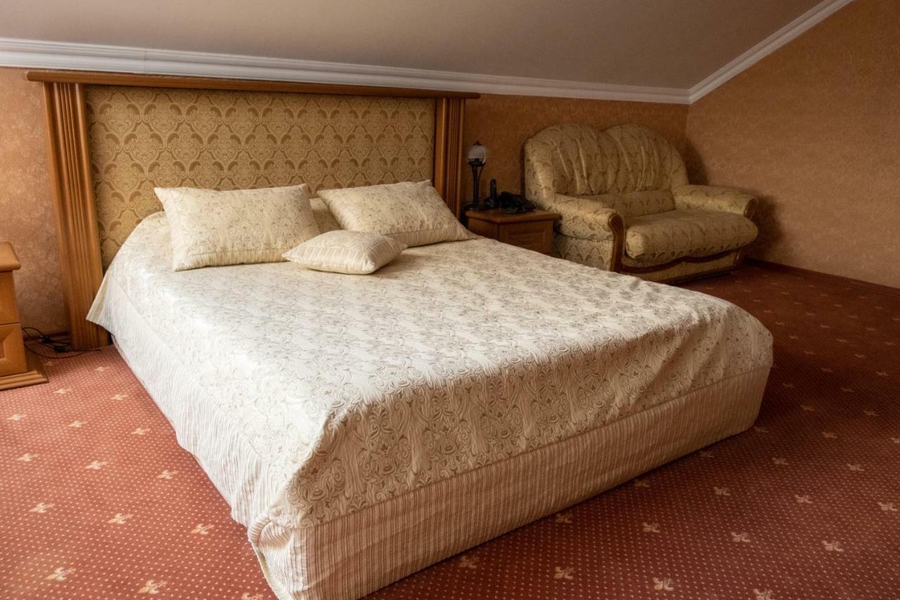 צ'יסינאו Diplomat Club Hotel מראה חיצוני תמונה