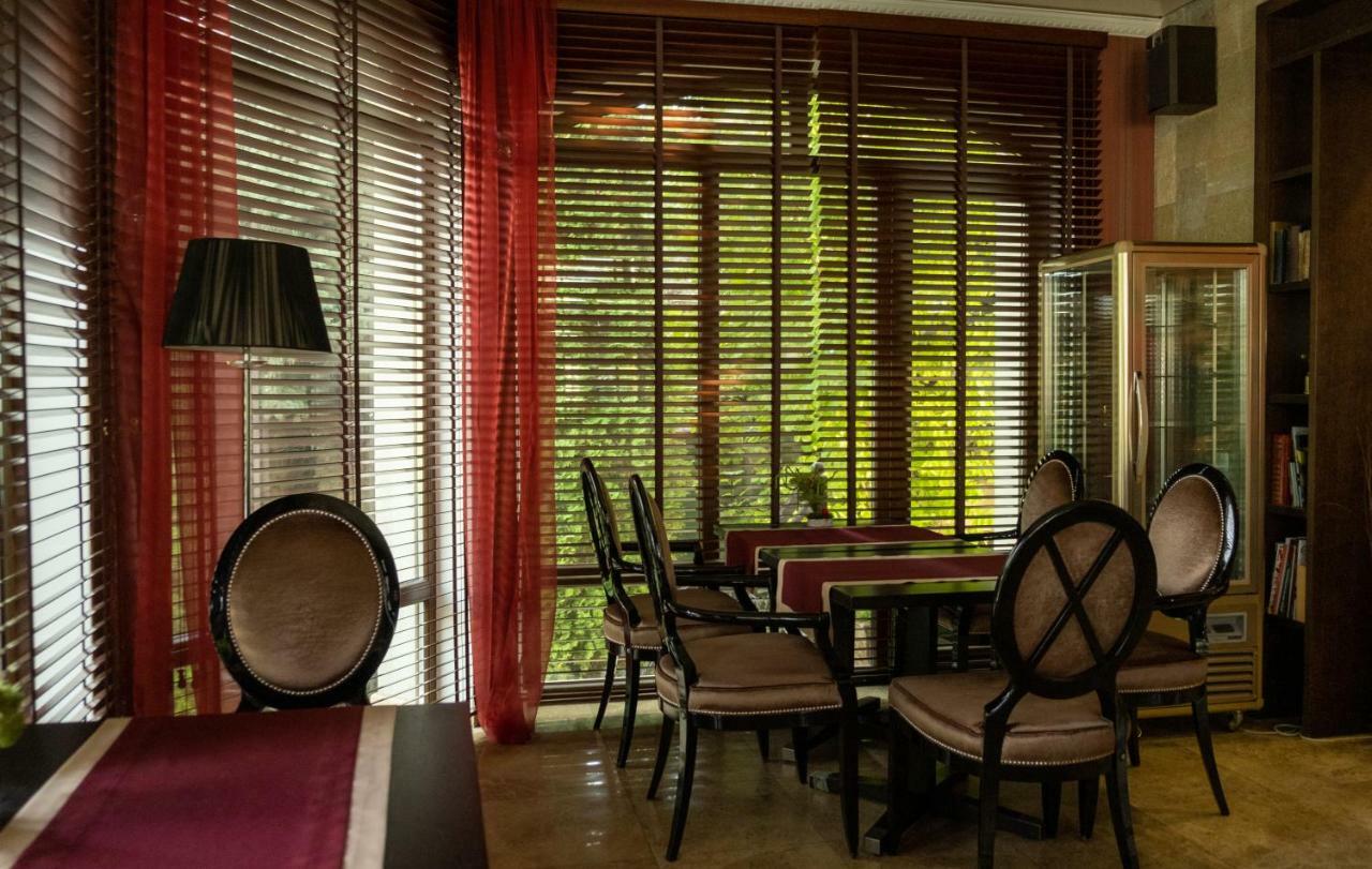 צ'יסינאו Diplomat Club Hotel מראה חיצוני תמונה