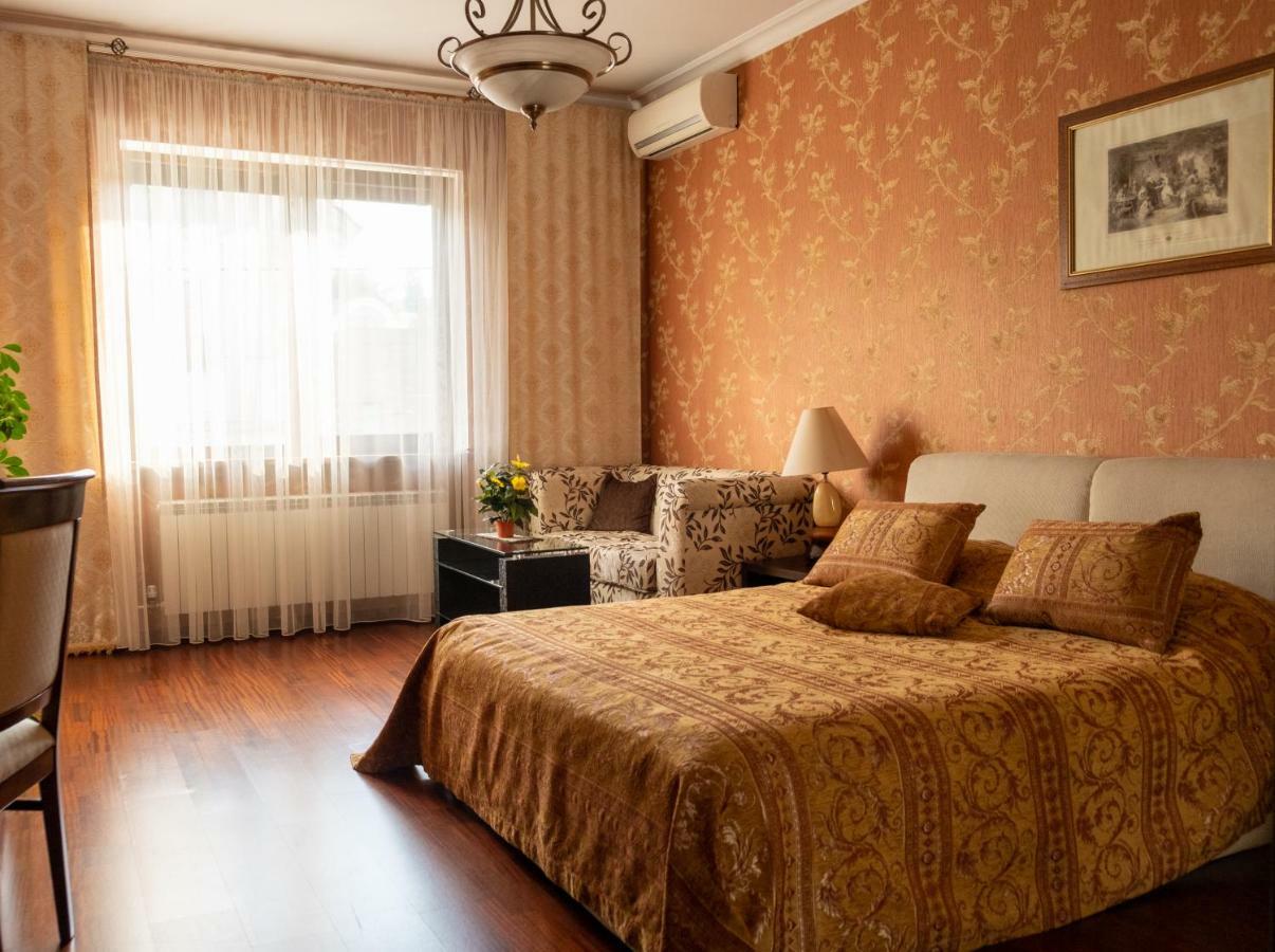 צ'יסינאו Diplomat Club Hotel מראה חיצוני תמונה