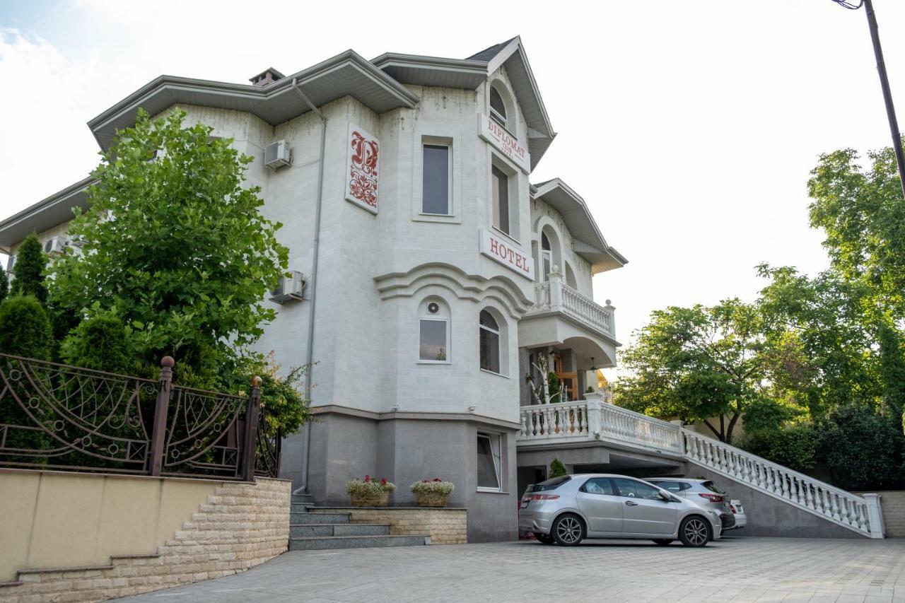 צ'יסינאו Diplomat Club Hotel מראה חיצוני תמונה