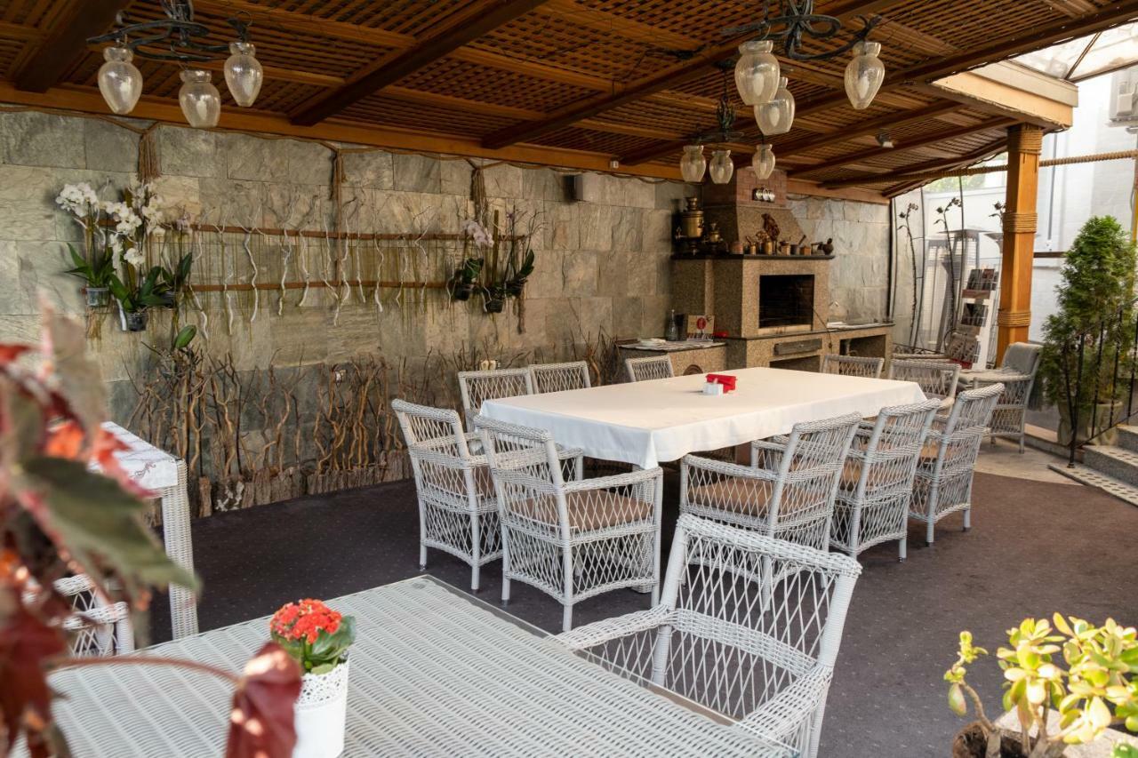 צ'יסינאו Diplomat Club Hotel מראה חיצוני תמונה