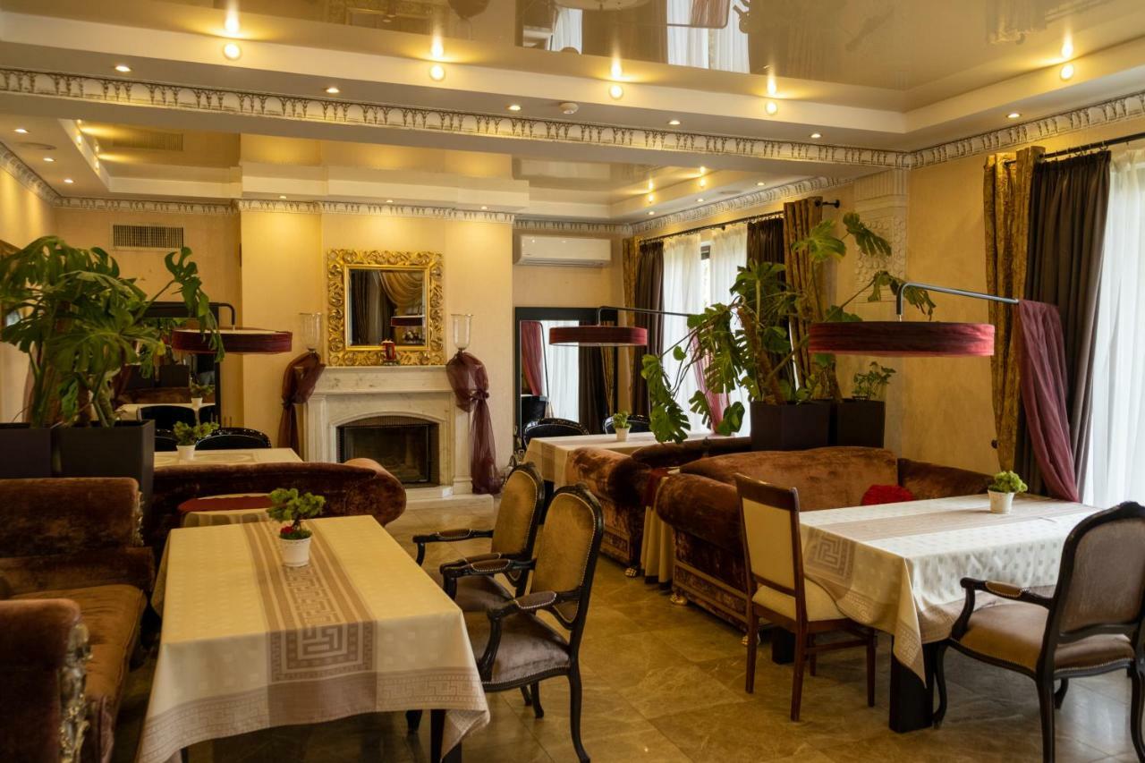 צ'יסינאו Diplomat Club Hotel מראה חיצוני תמונה